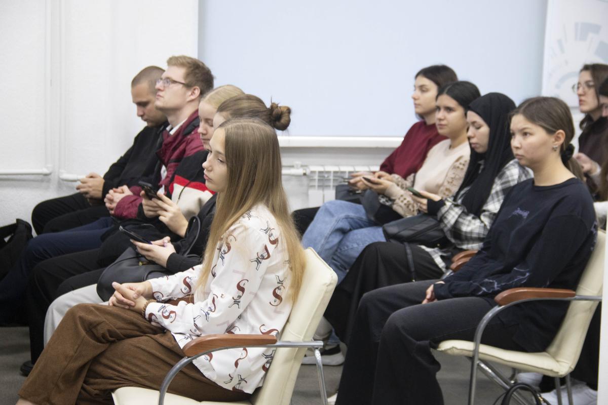 В вузе обсудили влияние цифровых технологий  и социальных сетей на молодежь Фото 4 В вузе обсудили влияние цифровых технологий  и социальных сетей на молодежь Фото 4
