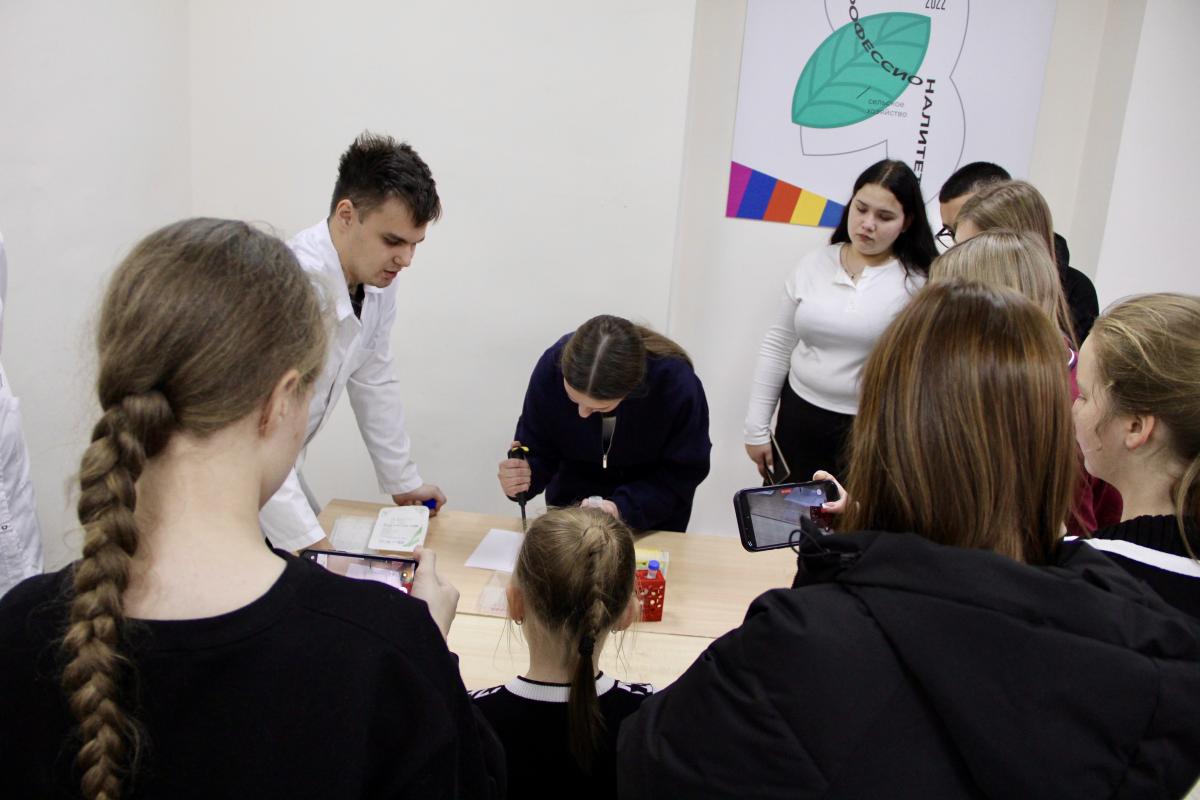 Петровские школьники посетили институт ветеринарной медицины и фармации Фото 7