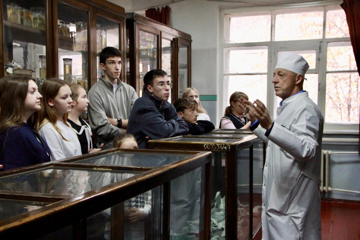 Петровские школьники посетили институт ветеринарной медицины и фармации