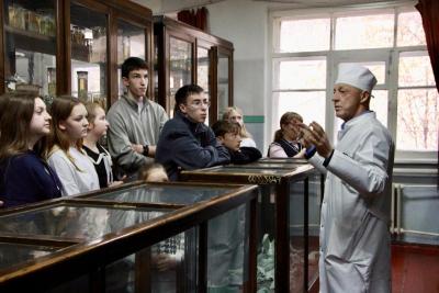 Петровские школьники посетили институт ветеринарной медицины и фармации