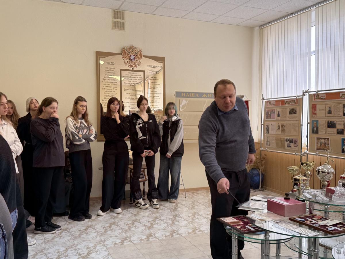 Посещение студентами музея истории Финансово-технологического колледжа Фото 4