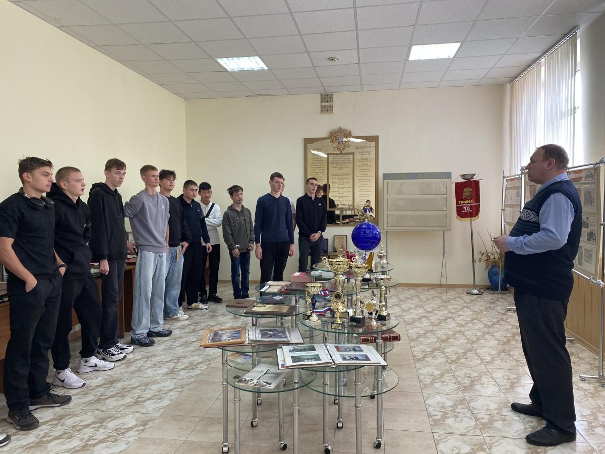 Посещение студентами музея истории Финансово-технологического колледжа Фото 5