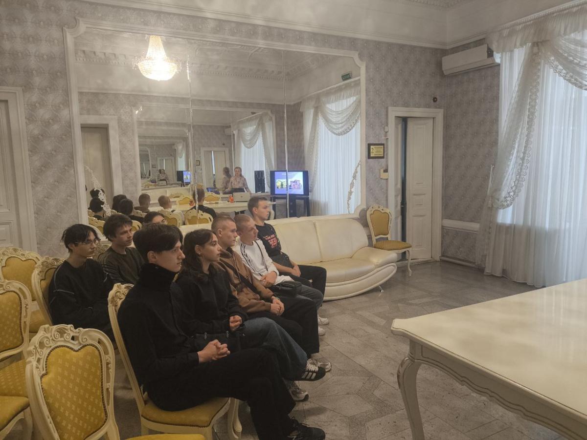 Студенты первого курса посетили Дворец бракосочетания Фото 1