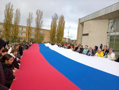 Студенты Марксовского филиала Вавиловского университета присоединились к празднованию Дня единения России