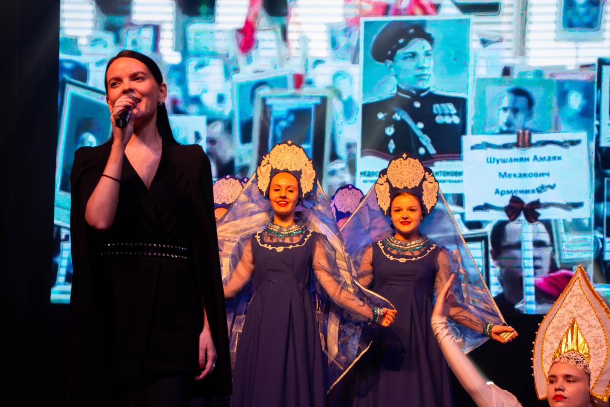 Ансамбль эстрадной песни «Фортэ» выступил на фестивале национальных культур «Мы - Россия!» Фото 1