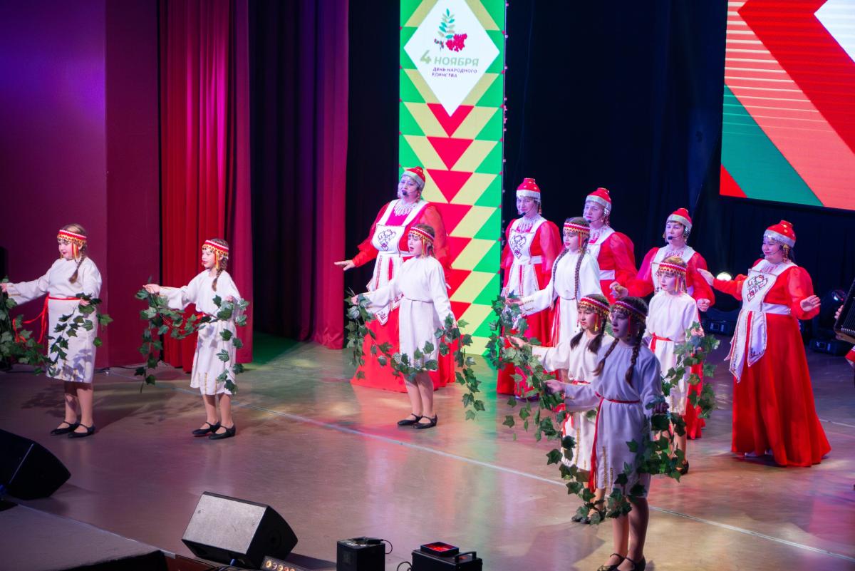 Ансамбль эстрадной песни «Фортэ» выступил на фестивале национальных культур «Мы - Россия!» Фото 4