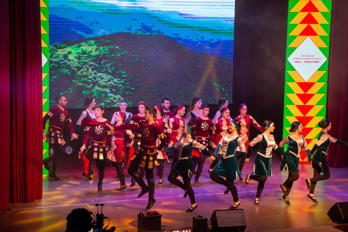 Ансамбль эстрадной песни «Фортэ» выступил на фестивале национальных культур «Мы - Россия!» Фото 7