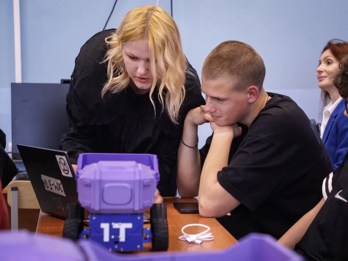 Заведующий кафедрой провëл открытый урок в рамках проекта "Код Будущего" Фото 4 Заведующий кафедрой провëл открытый урок в рамках проекта "Код Будущего" Фото 4