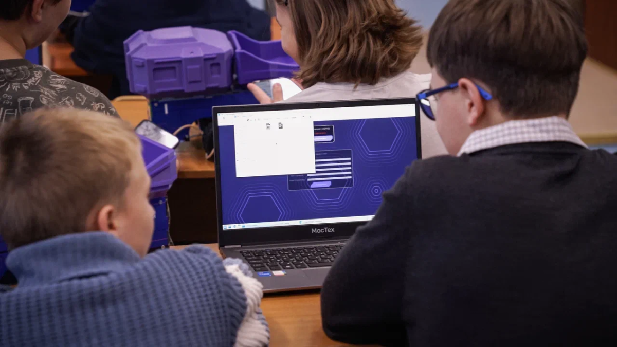 Заведующий кафедрой провëл открытый урок в рамках проекта "Код Будущего" Фото 6 Заведующий кафедрой провëл открытый урок в рамках проекта "Код Будущего" Фото 6