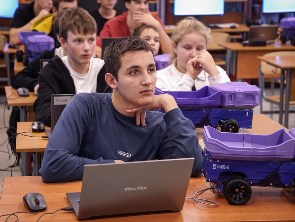 Заведующий кафедрой провëл открытый урок в рамках проекта "Код Будущего" Фото 8 Заведующий кафедрой провëл открытый урок в рамках проекта "Код Будущего" Фото 8