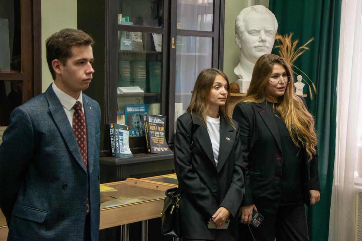 Вавиловский университет посетила делегация Молодежного парламента ЛНР Фото 6 Вавиловский университет посетила делегация Молодежного парламента ЛНР Фото 6