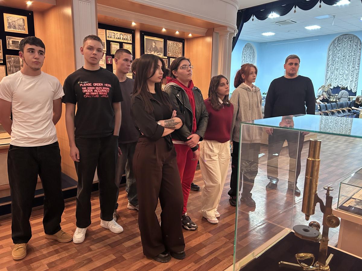 Студенты посетили музей истории вуза