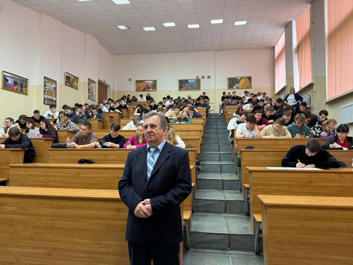 В вузе прошел 1 тур всероссийской олимпиады по фундаментальным дисциплинам для студентов Фото 9 В вузе прошел 1 тур всероссийской олимпиады по фундаментальным дисциплинам для студентов Фото 9