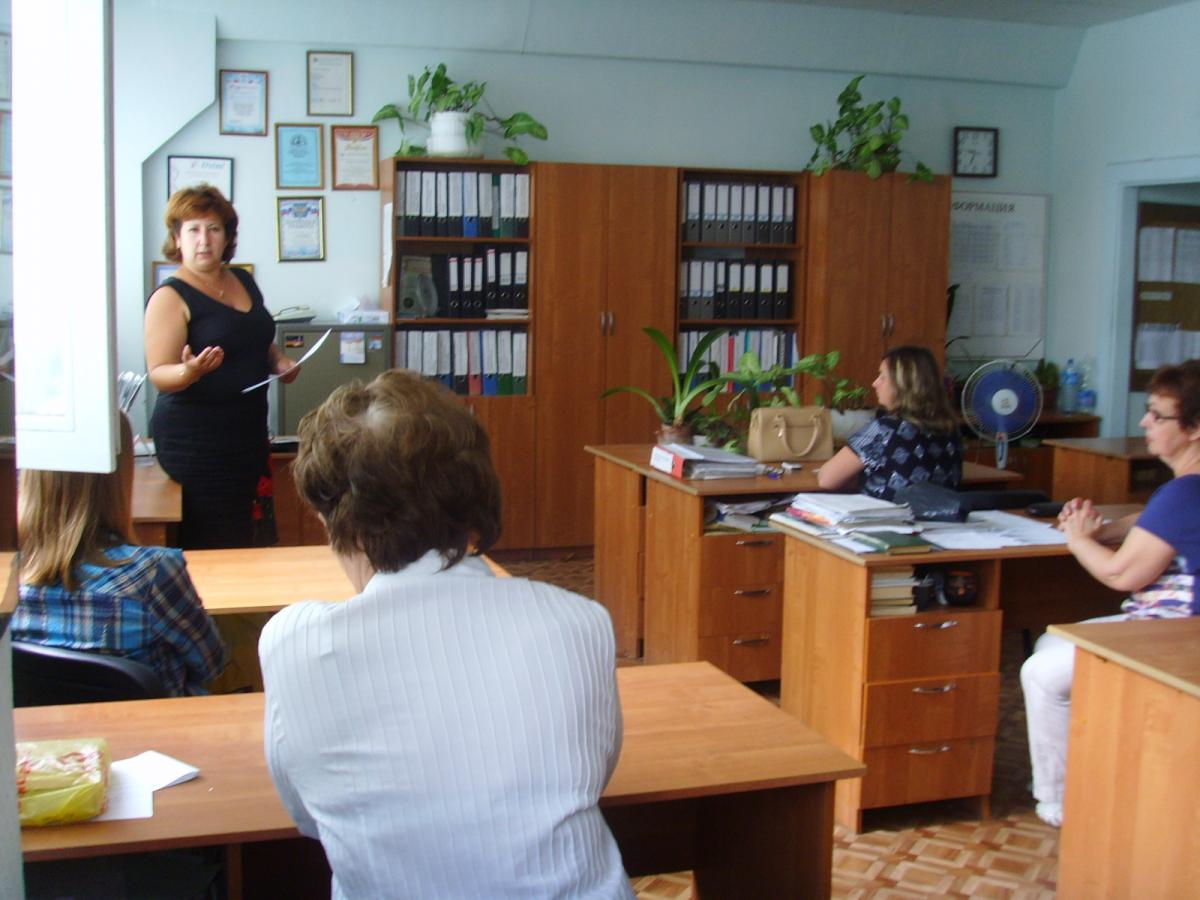 Обсуждение сотрудниками кафедры "Иностранные языки" послания губернатора Саратовской области В.В.Радаева населению губернии ( от 27 мая 2014г.). Фото 5 Обсуждение сотрудниками кафедры "Иностранные языки" послания губернатора Саратовской области В.В.Радаева населению губернии ( от 27 мая 2014г.). Фото 5