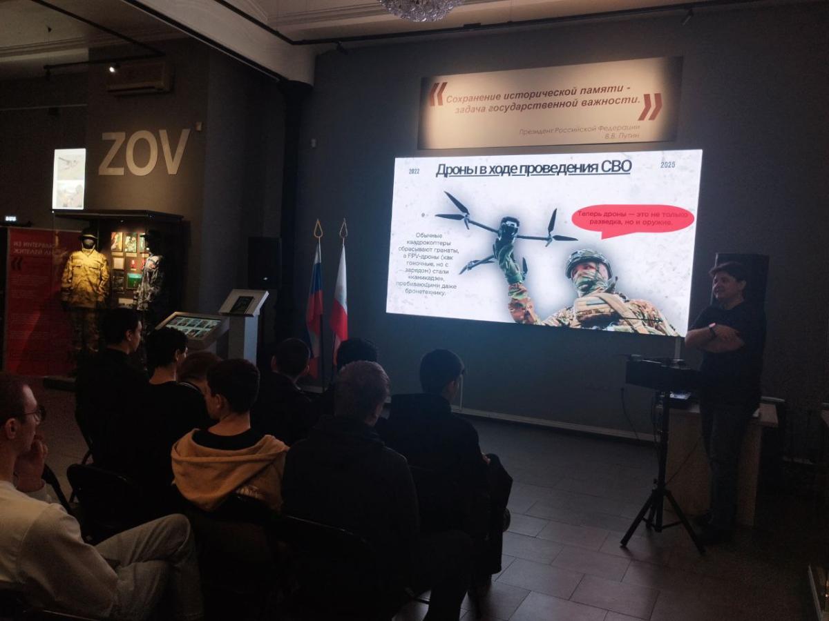 Посещение Саратовского музея Специальной военной операции Фото 2
