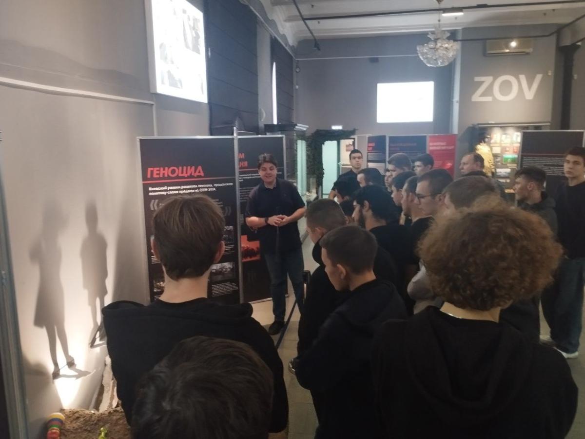 Посещение Саратовского музея Специальной военной операции Фото 4