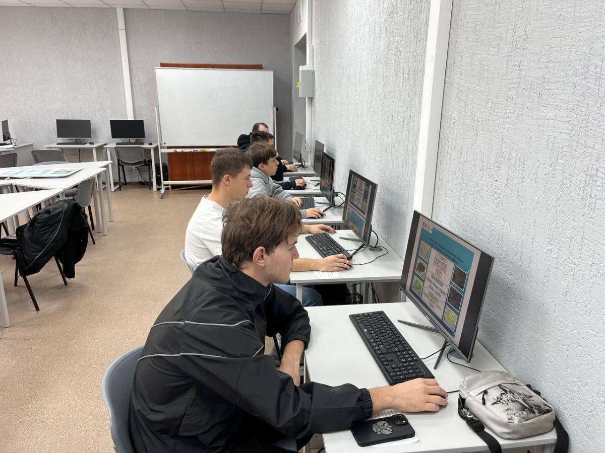 Успешная аттестация Молодежной инженерной команды кафедры «Гидромелиорация, природообустройство и строительство в АПК» в Центре компетенций по БАС Университета 20.35 Фото 2