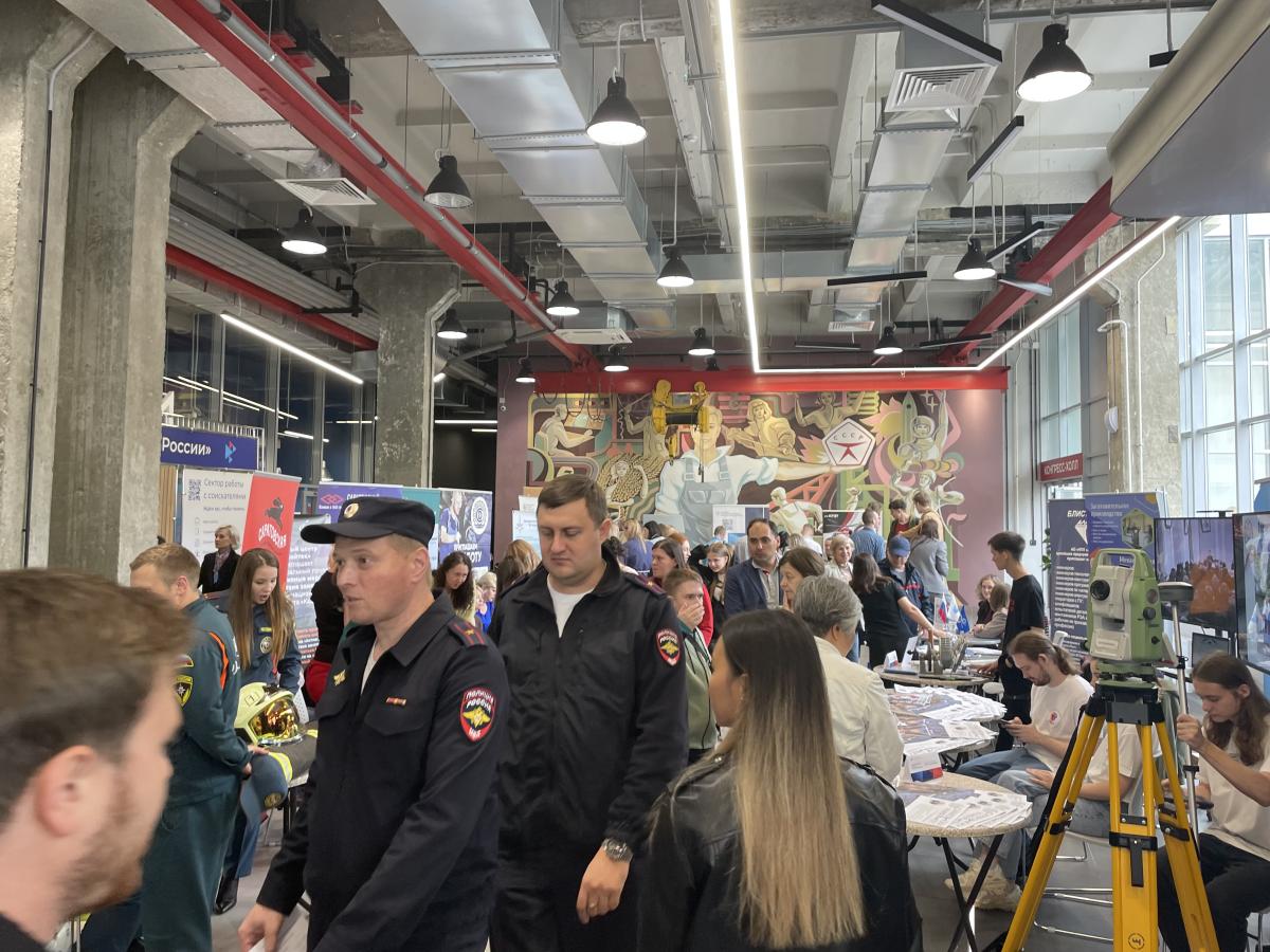 Встреча работодателей со студентами: шаг к успешному трудоустройству Фото 3