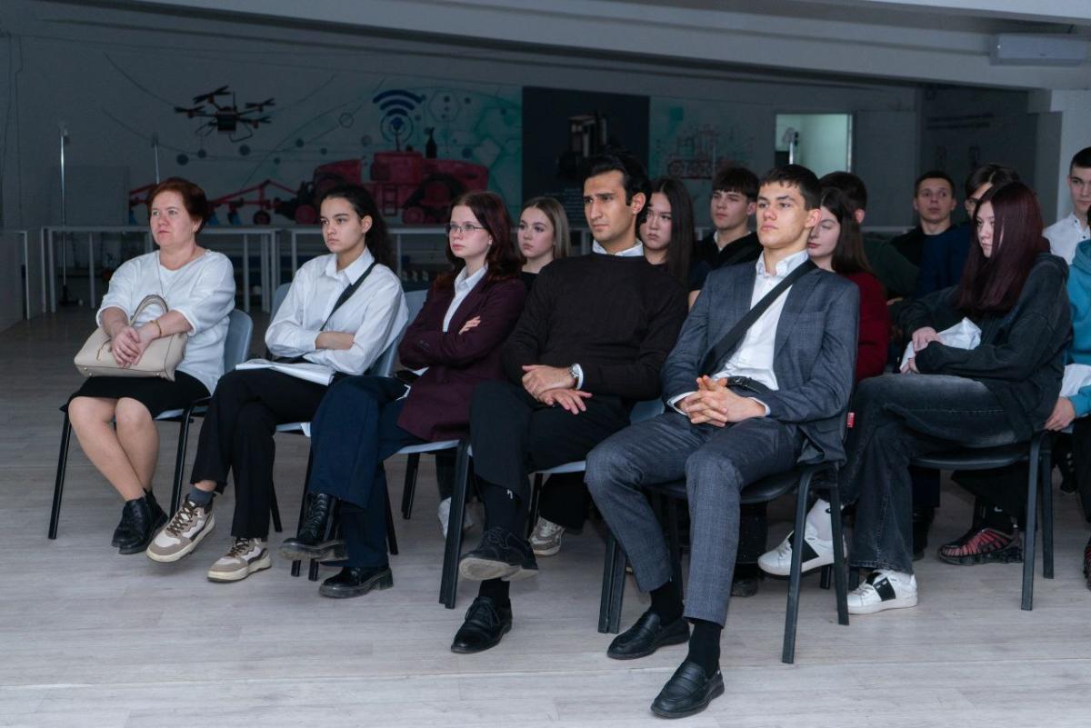 Стартовала обучающая программа региональной школьной лиги дебатов «Свобода мысли» Фото 5 Стартовала обучающая программа региональной школьной лиги дебатов «Свобода мысли» Фото 5