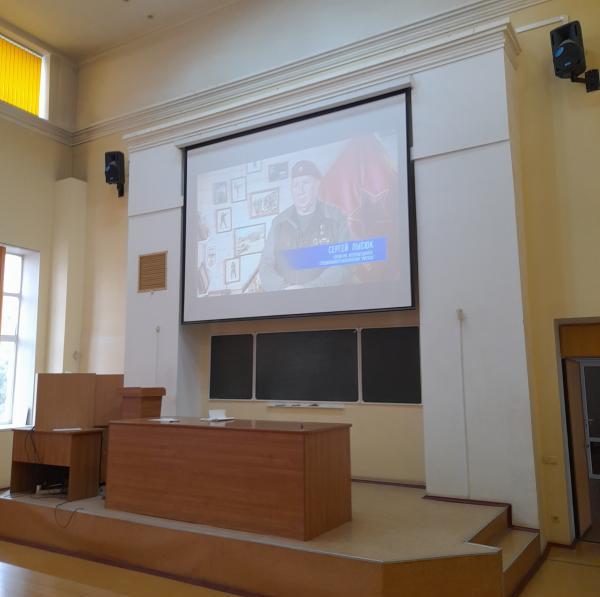 Студенты приняли участие в кинолектории Фото 2