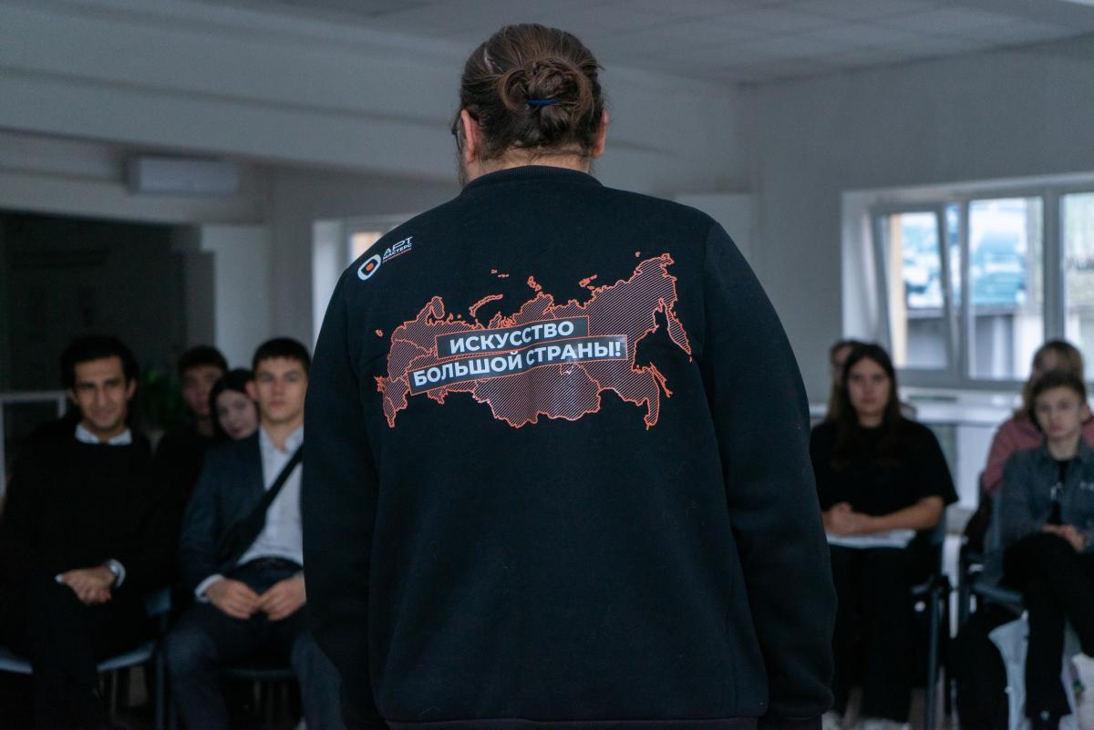 В Вавиловском университете школьники прошли обучение по парламентским дебатам Фото 3