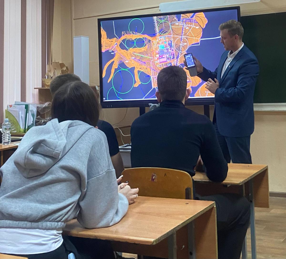 Саратовские школьники узнали о преимуществах обучения в Вавиловском университете Фото 2