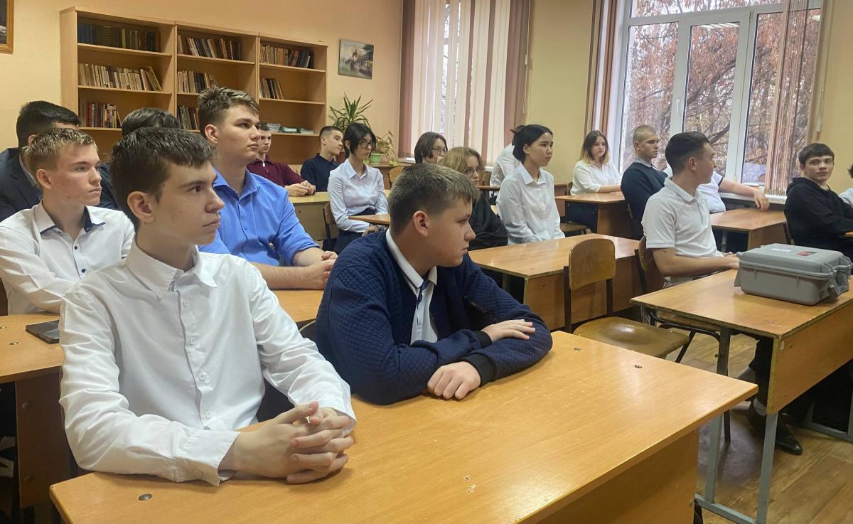 Саратовские школьники узнали о преимуществах обучения в Вавиловском университете Фото 8