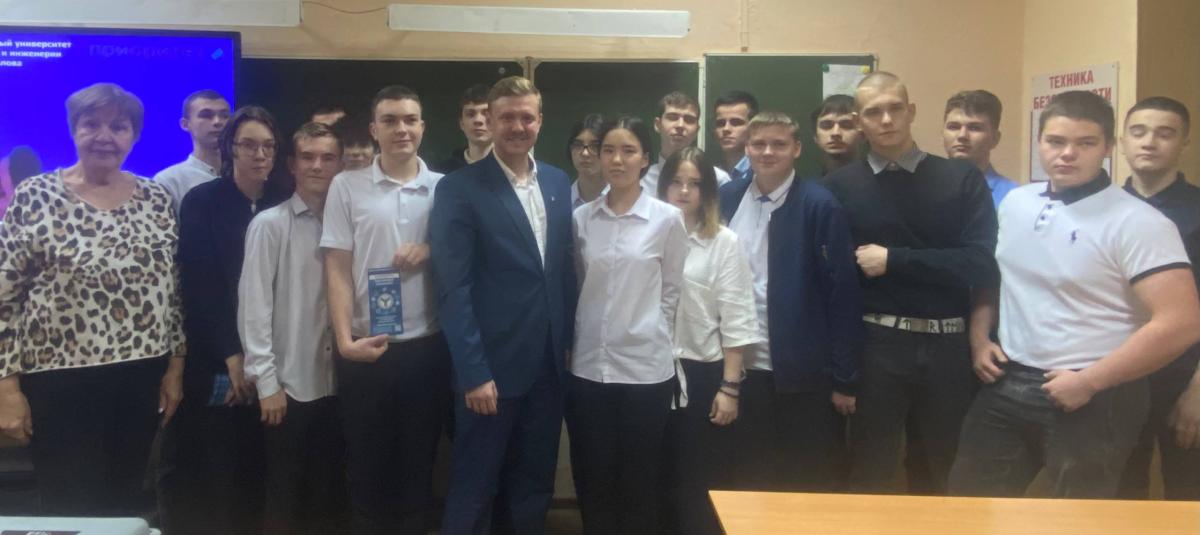 Саратовские школьники узнали о преимуществах обучения в Вавиловском университете Фото 9