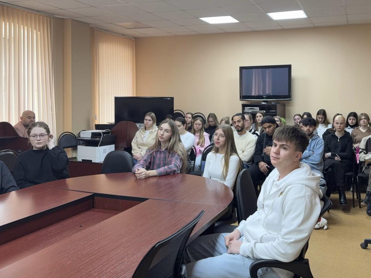 Встреча студентов колледжа с представителями ООО "Центр Бухгалтерского Учета "Стандарт" Фото 2