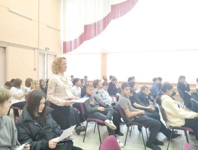 Встреча с учащимися 9-х, 10-х и 11-х  классов МАОУ "СОШ №51" им.Г.К. Жукова