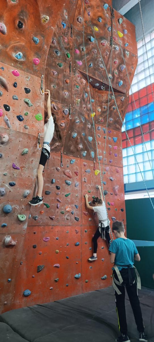 Юные скалолазы МОУ "СОШ 77" посетили УПСЧ Вавиловского университета Фото 3 Юные скалолазы МОУ "СОШ 77" посетили УПСЧ Вавиловского университета Фото 3