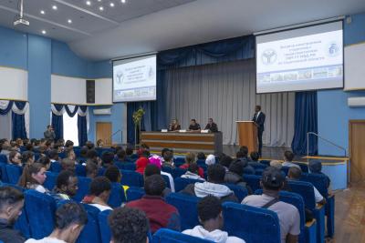 Иностранные студенты встретились с представителями ГУ МВД по Саратовской области