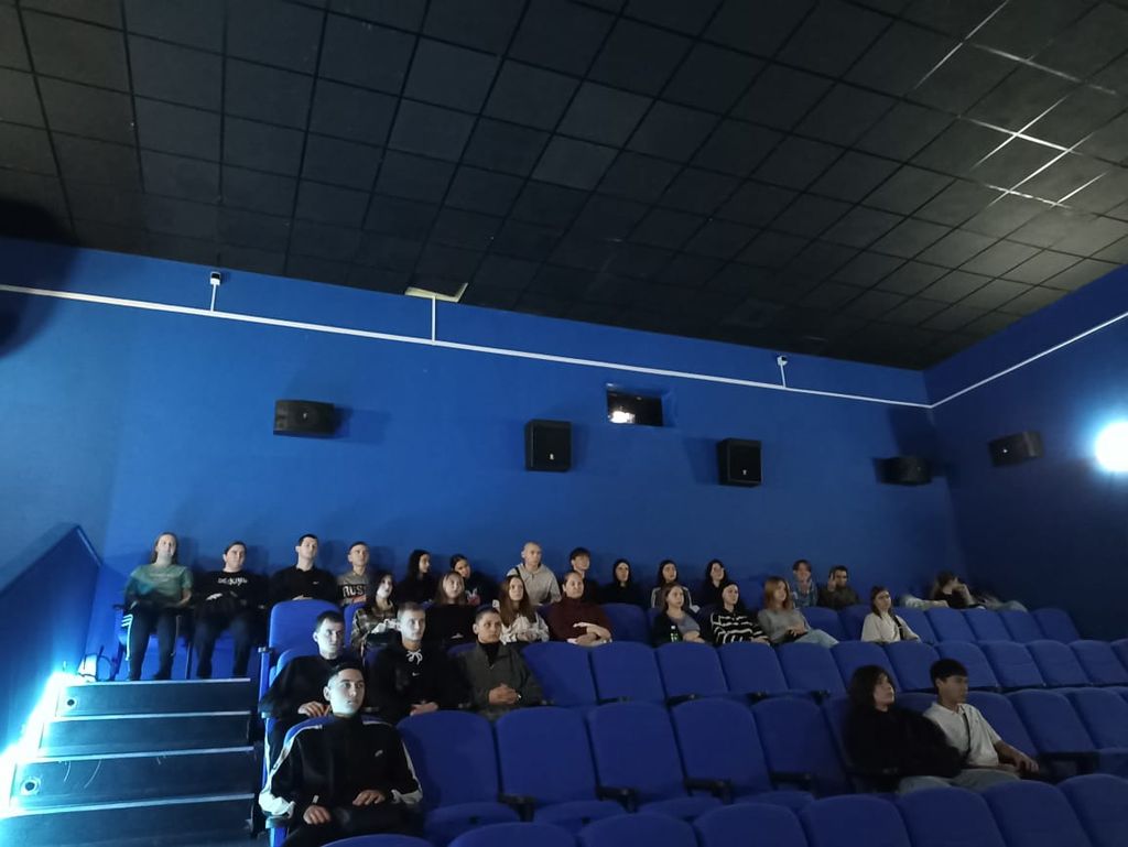 Посещение кинотеатра «Октябрь» Фото 1