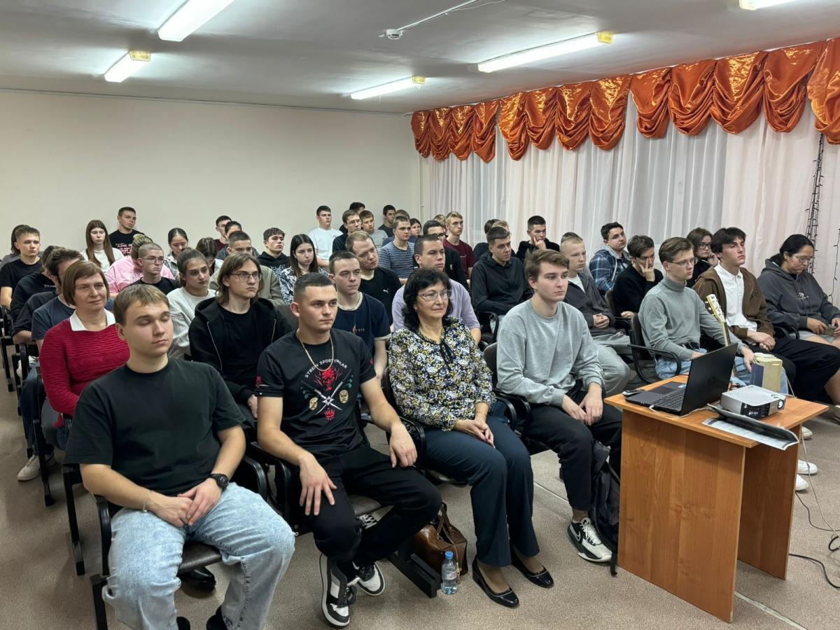 День кафедры  - музыкально-литературный вечер в общежитие №4 «Я в этом городе живу» к Всемирному дню городов, к 80-летию Победы в Великой Отечественной войне Фото 4