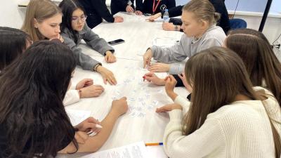 «Осенняя неделя психологии»: Состоялся тренинг «Роль семьи в жизни человека»