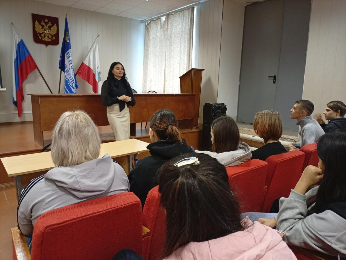 Акция «День правовой помощи детям» прошла успешно в Марксовском сельскохозяйственном техникуме Фото 3