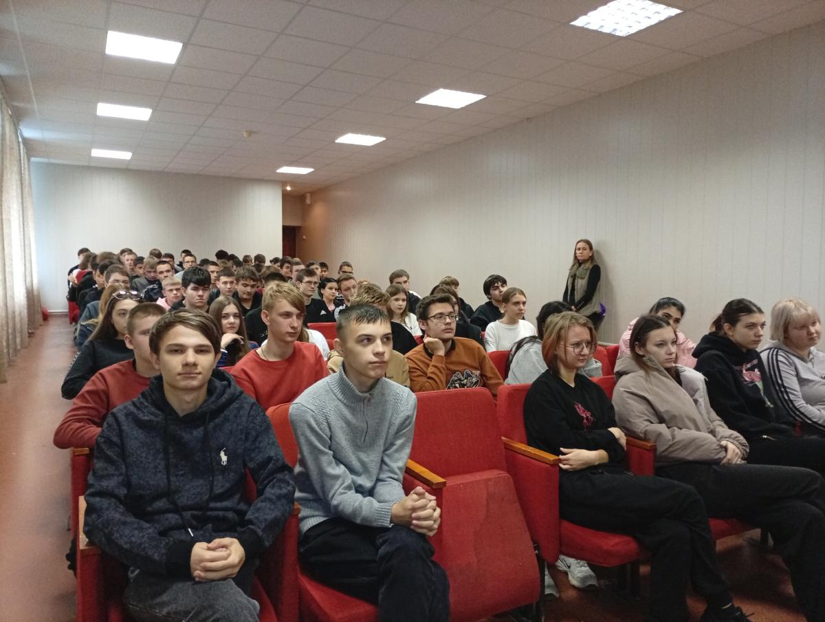 Акция «День правовой помощи детям» прошла успешно в Марксовском сельскохозяйственном техникуме Фото 4
