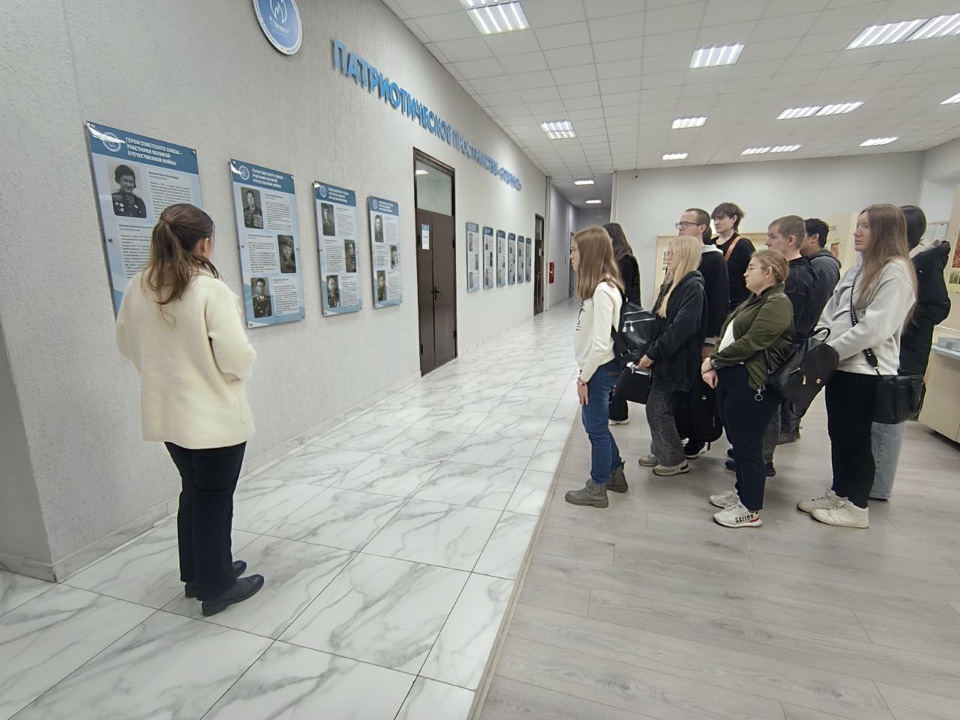 Студенты познакомились с патриотическим пространством «Я горжусь» Фото 1 Студенты познакомились с патриотическим пространством «Я горжусь» Фото 1