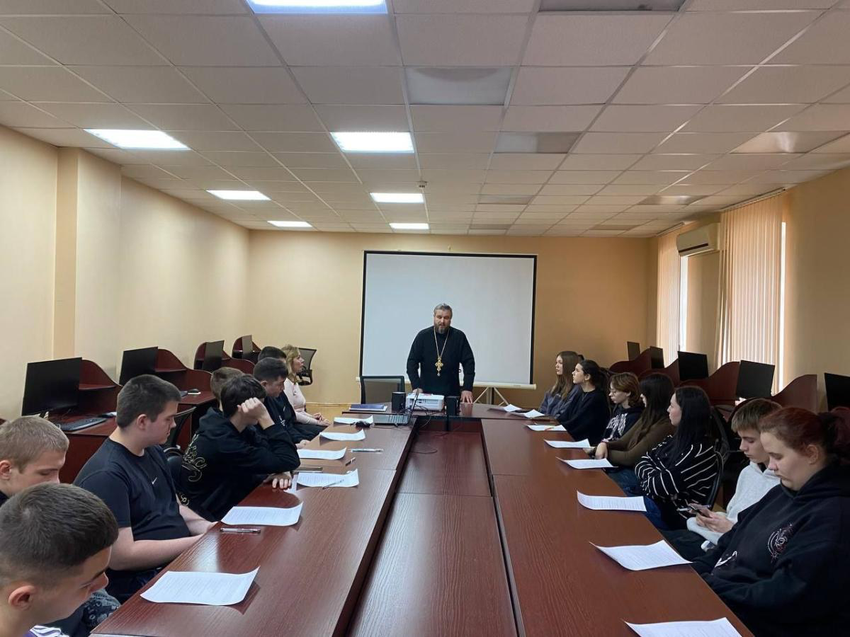 «Осенняя неделя психологии»: Встреча с детьми ветеранов и участников СВО Фото 4