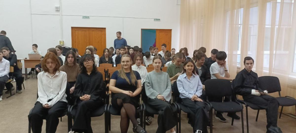 Профориентационная встреча в школе №49 города Саратова Фото 3