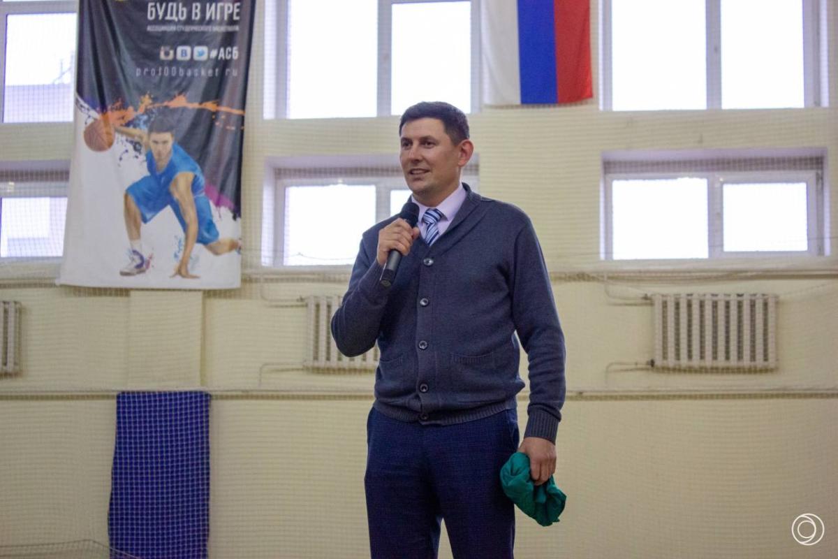 Азарт и спортивный дух: в институте инженерии и робототехники стартовал турнир по мини-футболу Фото 4