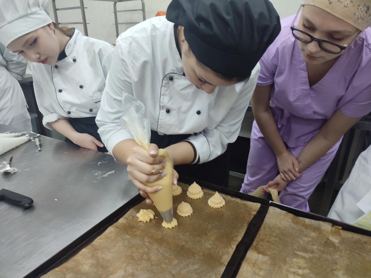 Мастер-класс «Приготовление изделий из заварного полуфабриката» Фото 12 Мастер-класс «Приготовление изделий из заварного полуфабриката» Фото 12