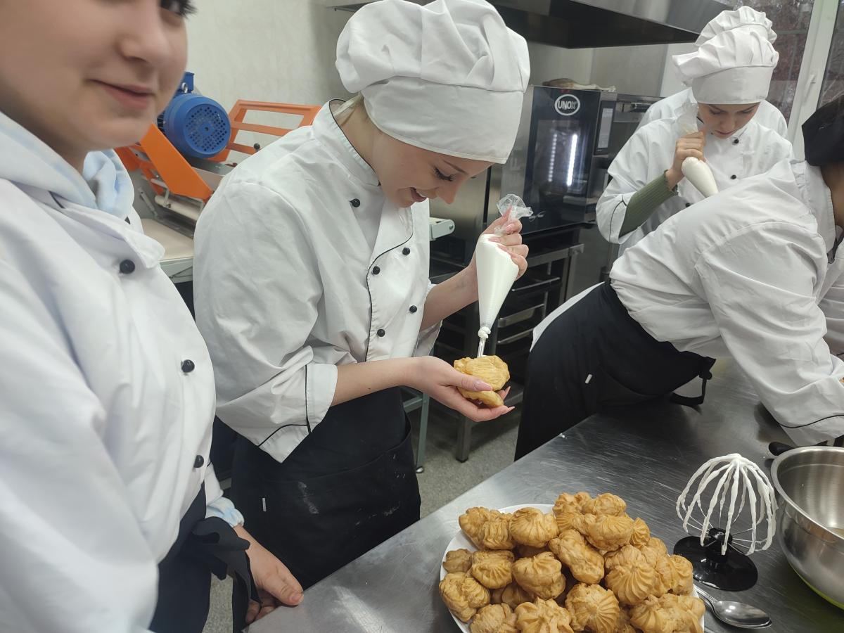 Мастер-класс «Приготовление изделий из заварного полуфабриката» Фото 8 Мастер-класс «Приготовление изделий из заварного полуфабриката» Фото 8