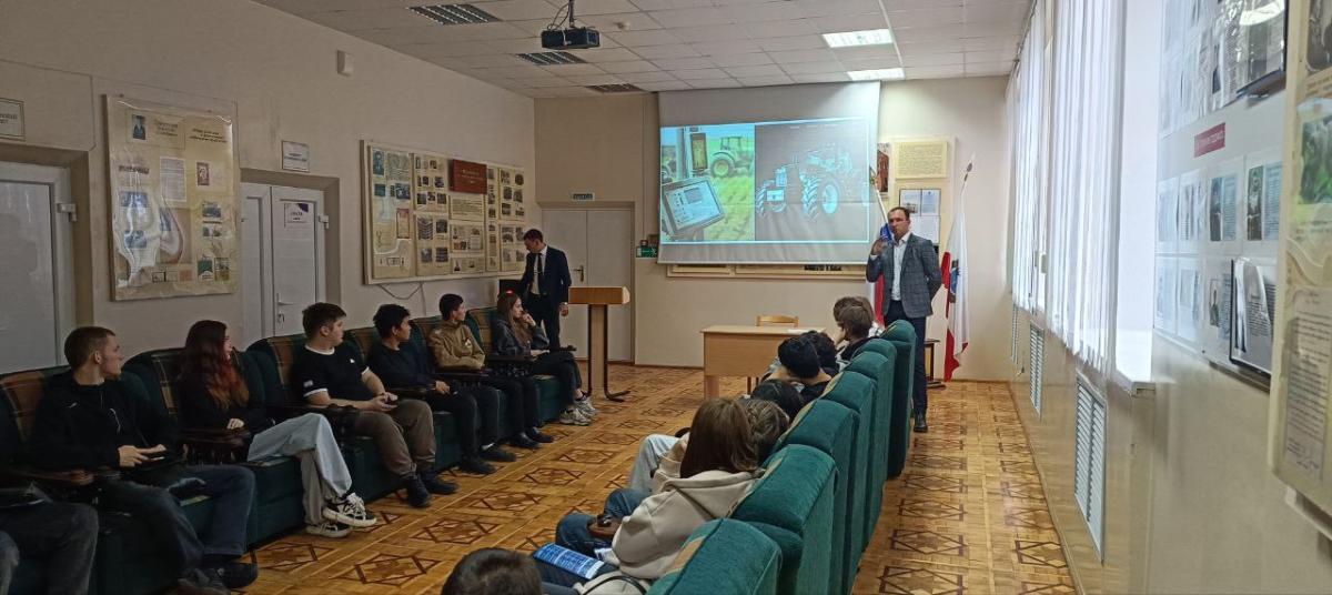 От школьной парты к инженерным вершинам: профориентационное мероприятие для школьников и обучающихся СПО Фото 3 От школьной парты к инженерным вершинам: профориентационное мероприятие для школьников и обучающихся СПО Фото 3