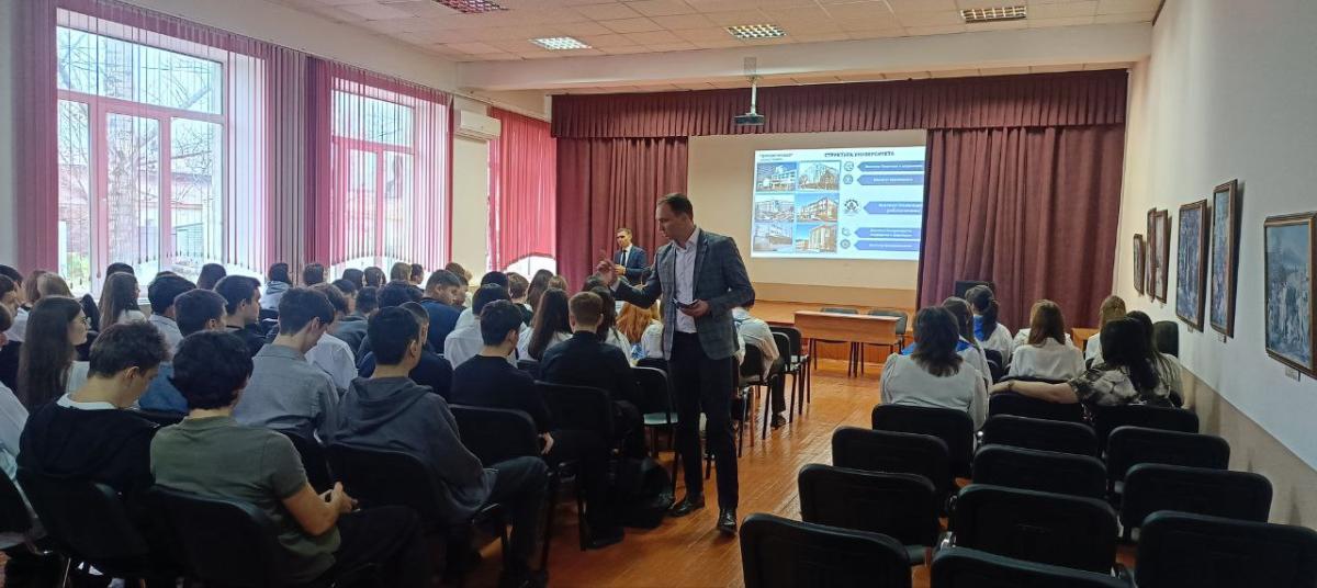 От школьной парты к инженерным вершинам: профориентационное мероприятие для школьников и обучающихся СПО Фото 4 От школьной парты к инженерным вершинам: профориентационное мероприятие для школьников и обучающихся СПО Фото 4