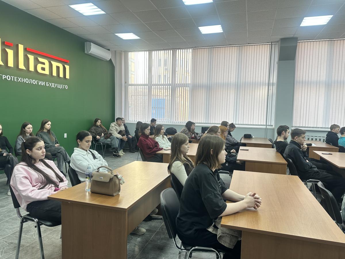 Кураторский час Фото 1 Кураторский час Фото 1