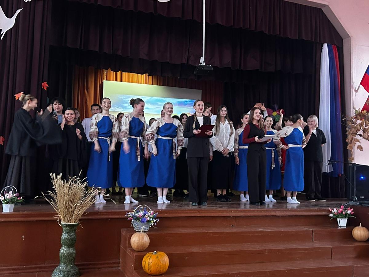 Концерт в честь Дня работников сельского хозяйства прошёл в Марксовском сельскохозяйственном техникуме Фото 12