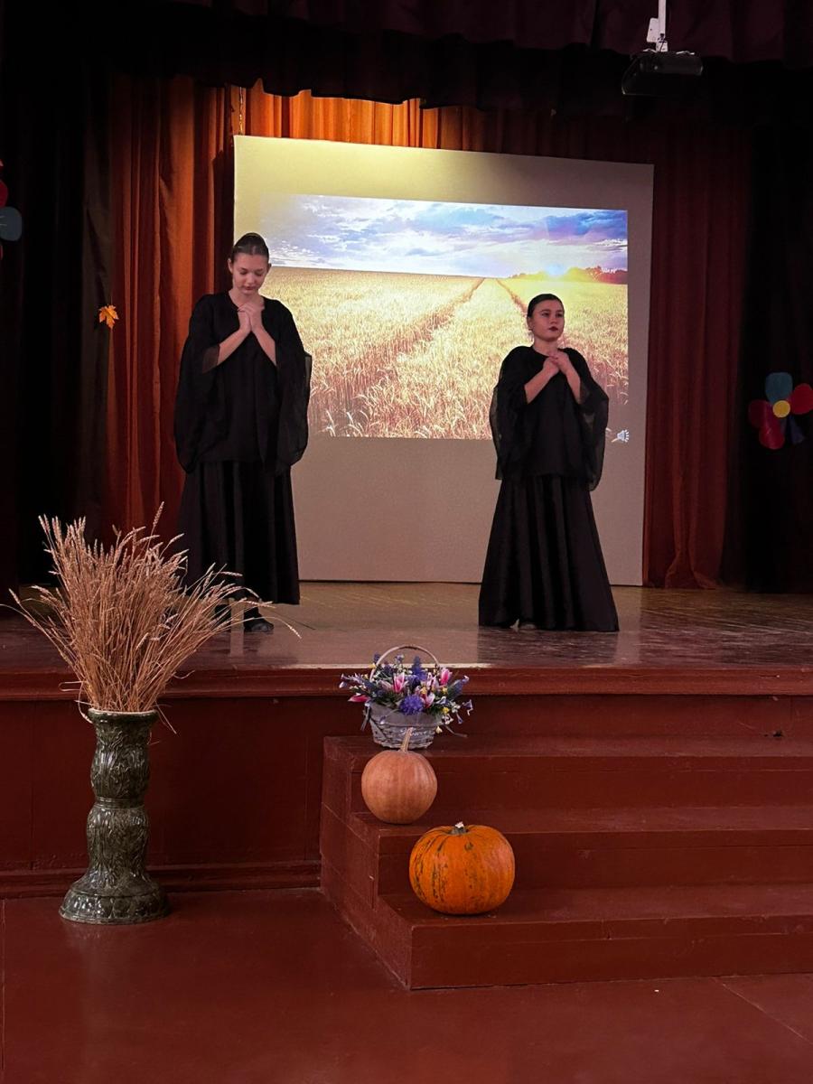 Концерт в честь Дня работников сельского хозяйства прошёл в Марксовском сельскохозяйственном техникуме Фото 14