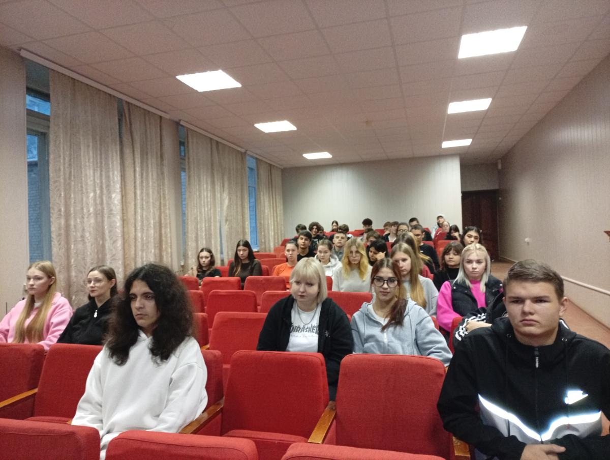 Мастер-класс по изготовлению гипсовых изделий в Марксовском сельскохозяйственном техникуме Фото 2