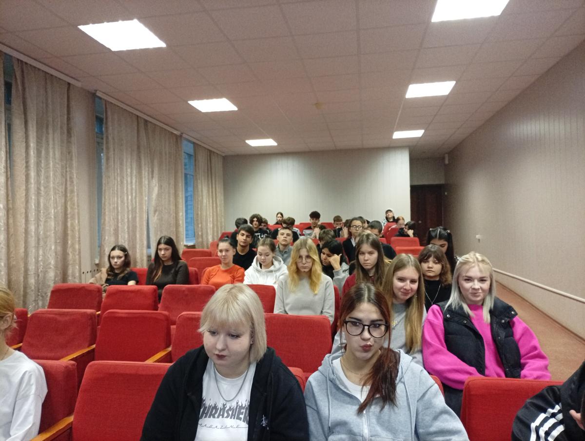 Мастер-класс по изготовлению гипсовых изделий в Марксовском сельскохозяйственном техникуме Фото 3